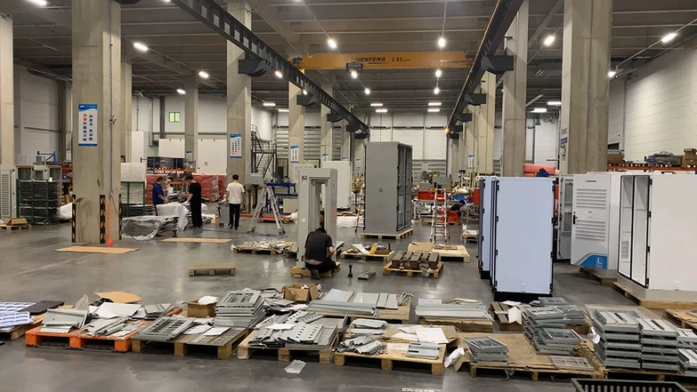 2-00002816Still002 2-00002816Still002